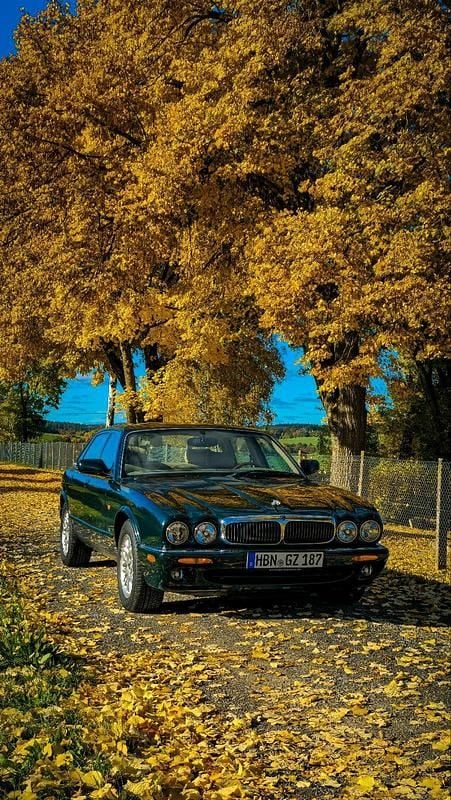 Grün Gebraucht 2000 Jaguar XJ8 Limousine | 8.200 € (Superpreis) - Bild 1/4