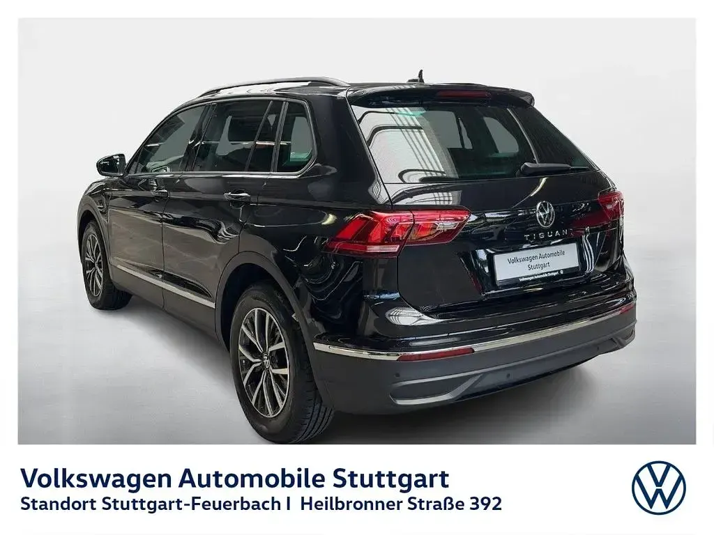 Gebraucht VW Tiguan Life 150 PS (110 kW) 2023 Schwarz SUV