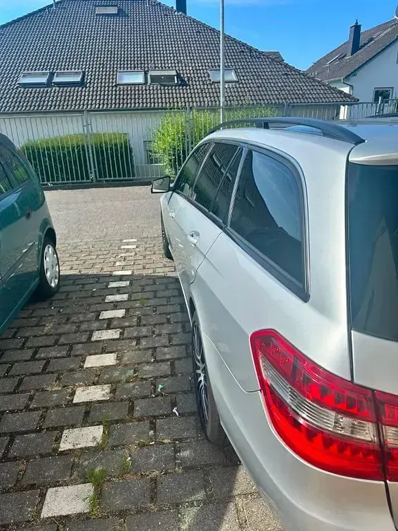 Gebraucht Mercedes E220 170 PS (125 kW) 2010 Silber Limousine