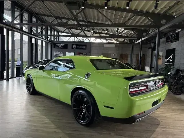 Używany Dodge Challenger 377 KM (277 kW) 2025 Zielony Coupe