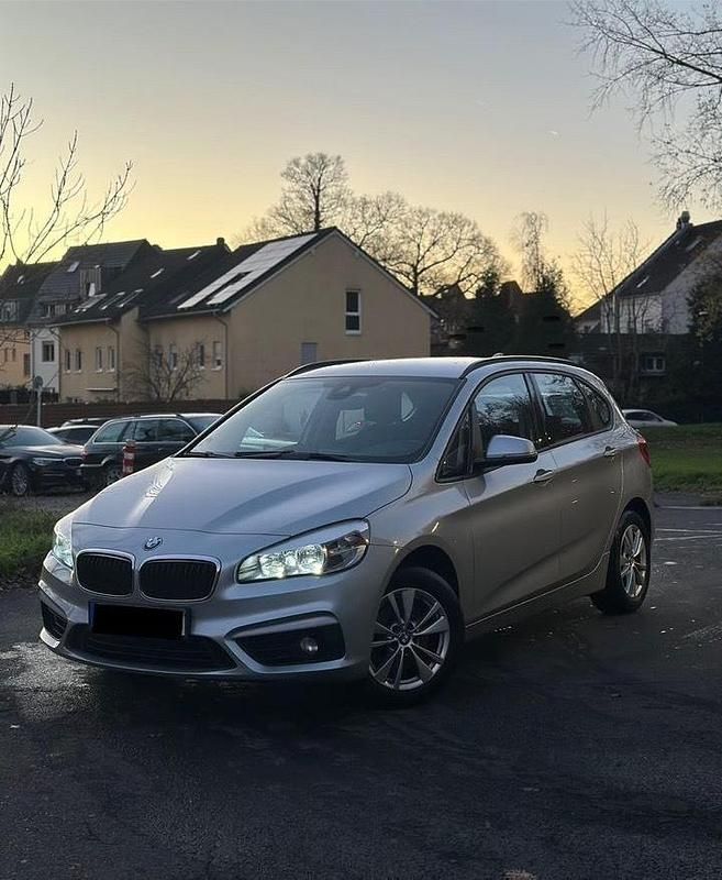 Silber Gebraucht 2014 BMW 218 Sport Line SUV | 7.990 € (Guter Preis) - Bild 1/4