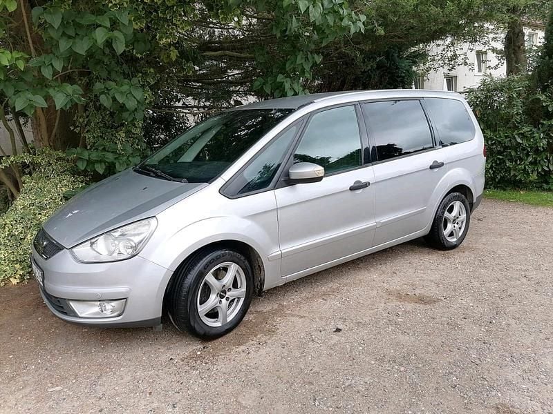 Silber Gebraucht 2009 Ford Galaxy Van / Kleinbus | 5.000 € (Fairer Preis) - Bild 1/4