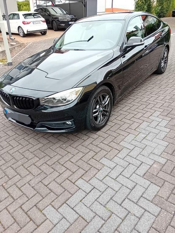 Schwarz Gebraucht 2014 BMW 318 Gran Turismo Limousine | 8.100 € (Guter Preis) - Bild 1/4