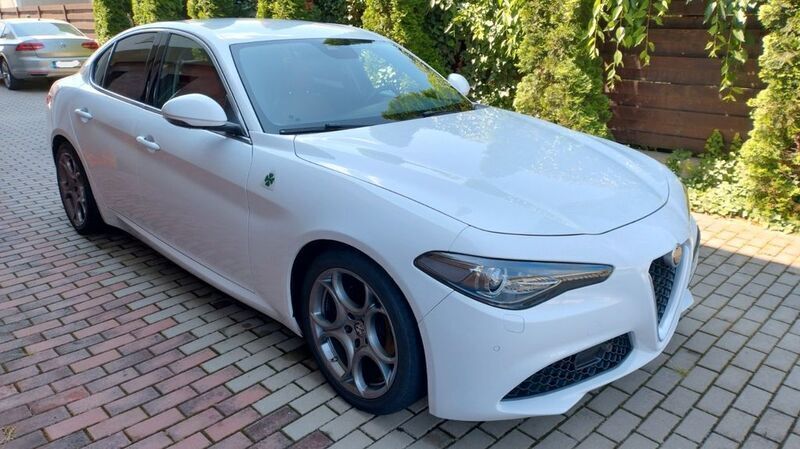 Weiß Gebraucht 2017 Alfa Romeo Giulia Lusso Limousine | 24.500 € (Teuer) - Bild 1/4