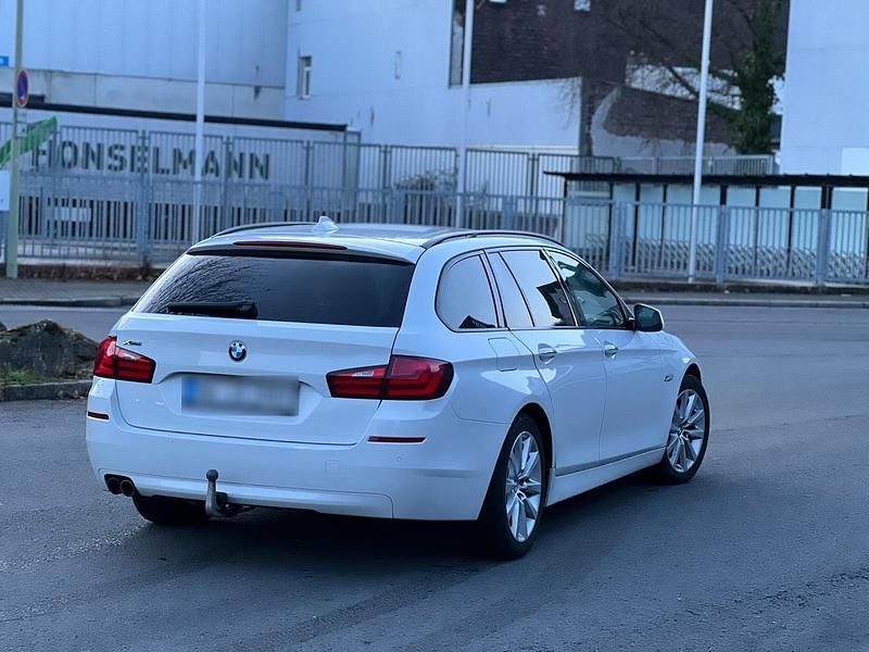 Gebraucht BMW 520 184 PS (135 kW) 2012 Grau Kombi