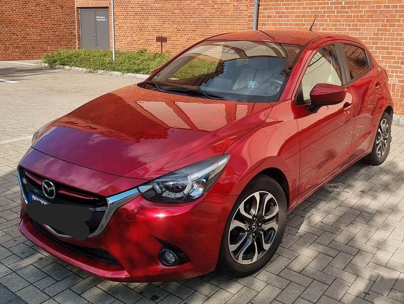 Rot Gebraucht 2015 Mazda 2 Limousine | 9.900 € (Guter Preis) - Bild 1/4