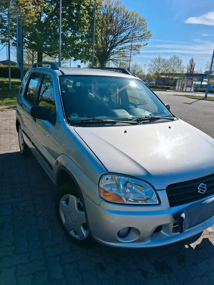 Usata Suzuki Ignis 80 CV (58 kW) 2002 Argento Utilitaria