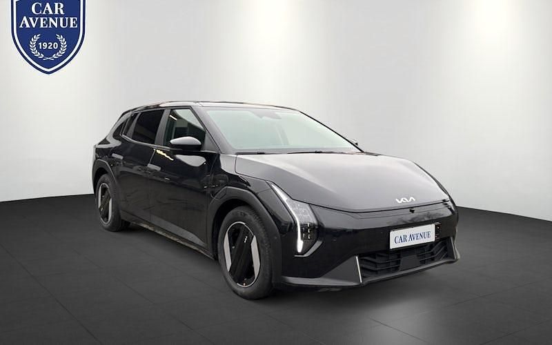 Neu Kia EV4 Earth 150 kW (204 PS) 2026 Hellgrau schwarz Limousine