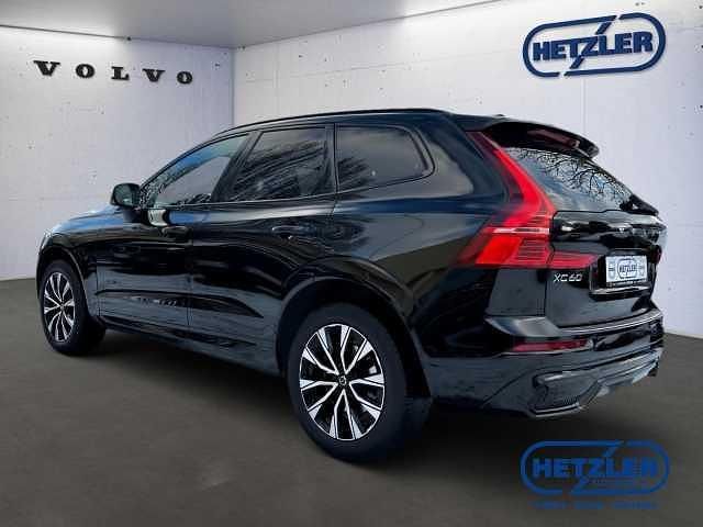 Gebraucht Volvo XC60 Plus 197 PS (144 kW) 2023 Black stone, solid / solid SUV