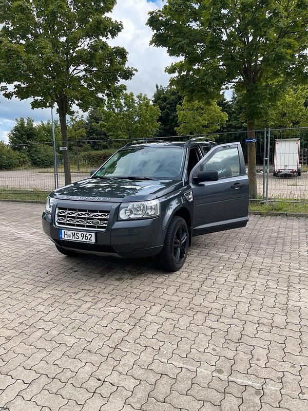 Grau Gebraucht 2010 Land Rover Freelander 2 SUV | 5.400 € (Fairer Preis) - Bild 1/4