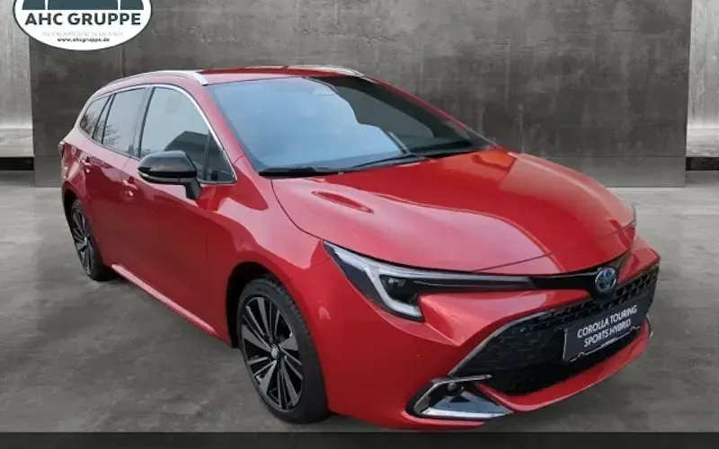 Nowe Toyota Corolla 140 KM (102 kW) 2025 Czerwony Kombi