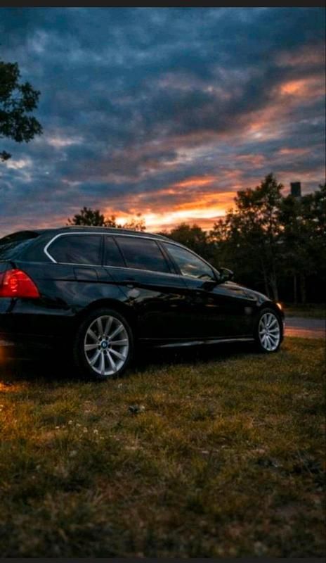 Gebraucht BMW 325 218 PS (160 kW) 2011 Schwarz Kombi