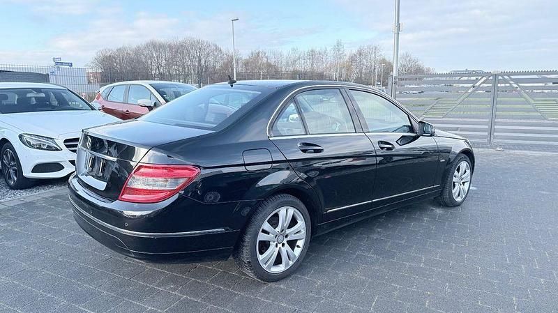 Gebraucht Mercedes C180 Avantgarde 156 PS (114 kW) 2009 Schwarz Limousine