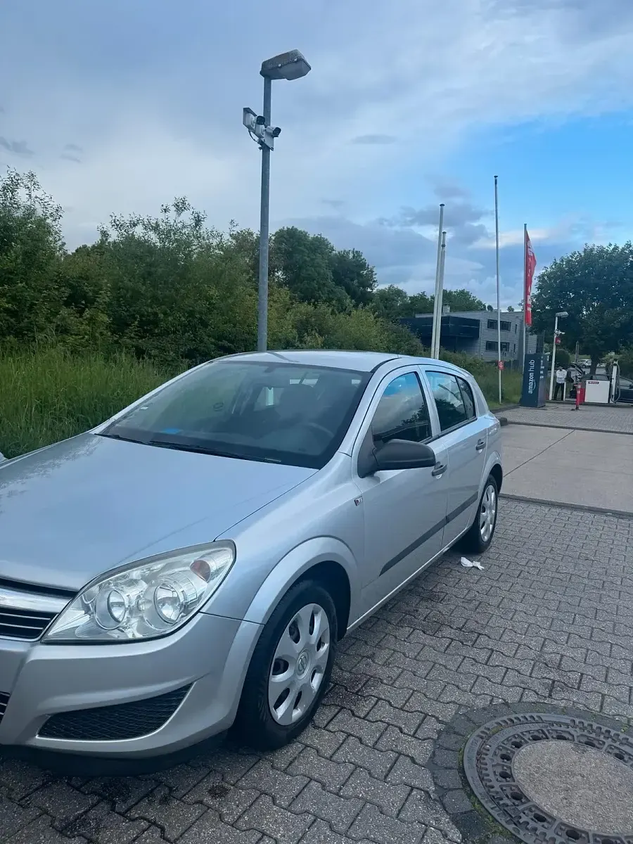 Brugt Opel Astra 90 HK (66 kW) 2007 Grå Hatchback