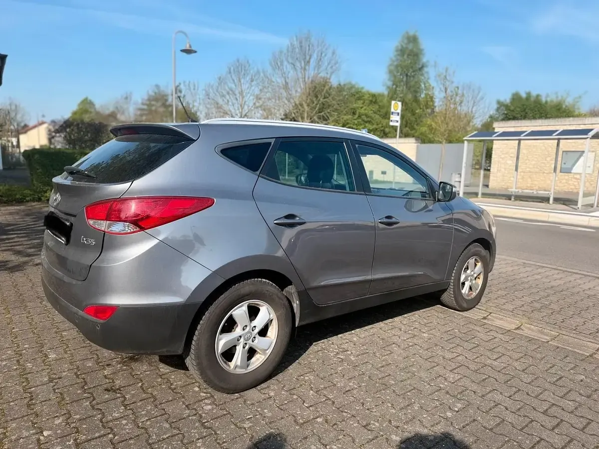 Gebraucht Hyundai ix35 135 PS (99 kW) 2013 Grau SUV