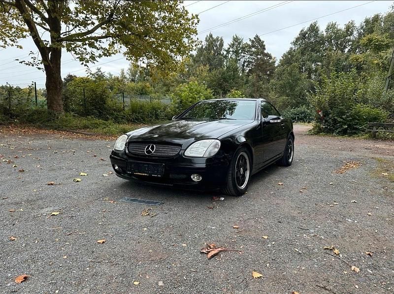 Schwarz Gebraucht 2001 Mercedes SLK200 Cabrio | 3.900 € (Superpreis) - Bild 1/4