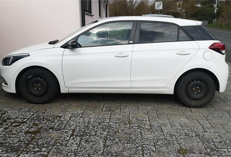 Gebraucht Hyundai i20 Active 85 PS (62 kW) 2018 Weiß Kleinwagen