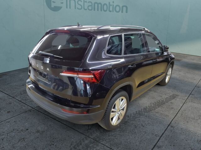 Schwarz Gebraucht 2024 Skoda Karoq Selection SUV | 28.100 € (Guter Preis) - Bild 1/2