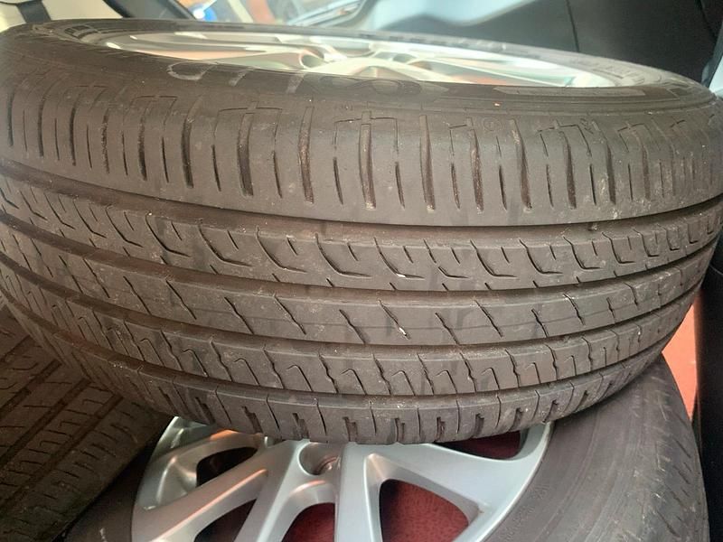 Gebraucht Mazda 5 115 PS (84 kW) 2009 Rot Van / Kleinbus