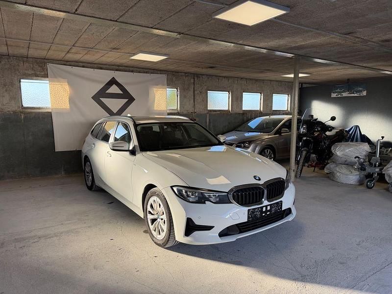 Gebraucht BMW 320 Advantage 190 PS (139 kW) 2021 Weiß Kombi