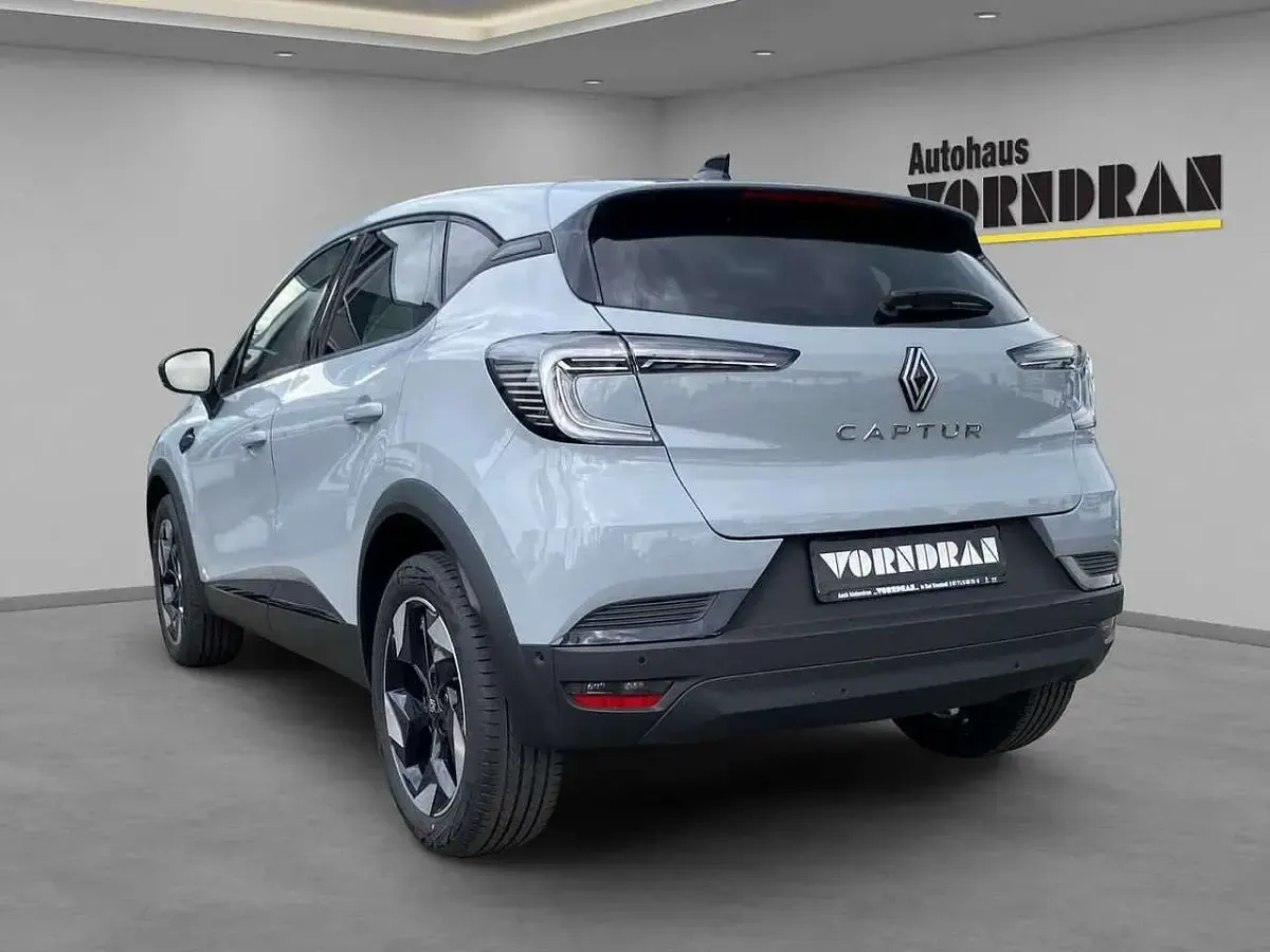 Neu Renault Captur Techno 114 PS (83 kW) 2025 Rafale grau metallic SUV