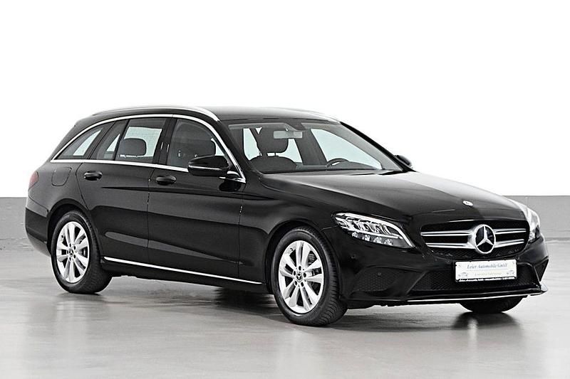 Schwarz Gebraucht 2018 Mercedes C200 Avantgarde Limousine | 21.490 € (Guter Preis) - Bild 1/4