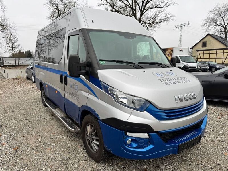 Silber Gebraucht 2019 Iveco Daily Van / Kleinbus | 25.900 € (Guter Preis) - Bild 1/4