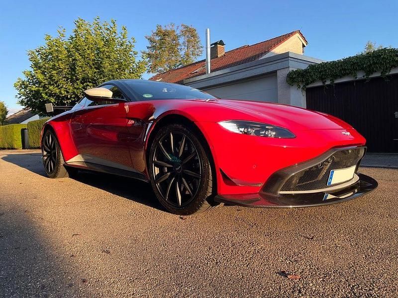 Gebraucht Aston Martin Vantage 510 PS (375 kW) 2020 Suffolk red Coupé
