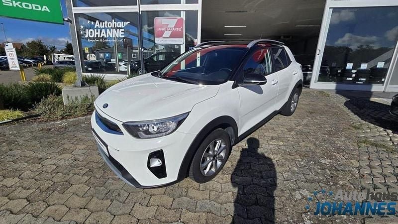 Weiß Gebraucht 2020 Kia Stonic Vision SUV | 12.990 € (Guter Preis) - Bild 1/4