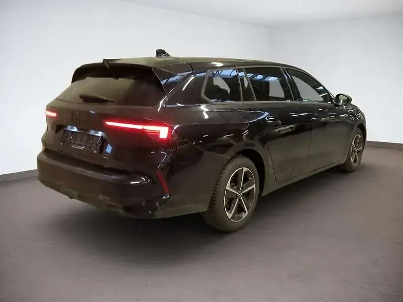 Gebraucht Opel Astra 131 PS (96 kW) 2024 Schwarz Kleinwagen