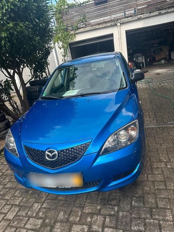 Blau Gebraucht 2006 Mazda 3 Kleinwagen | 1.700 € (Superpreis) - Bild 1/4