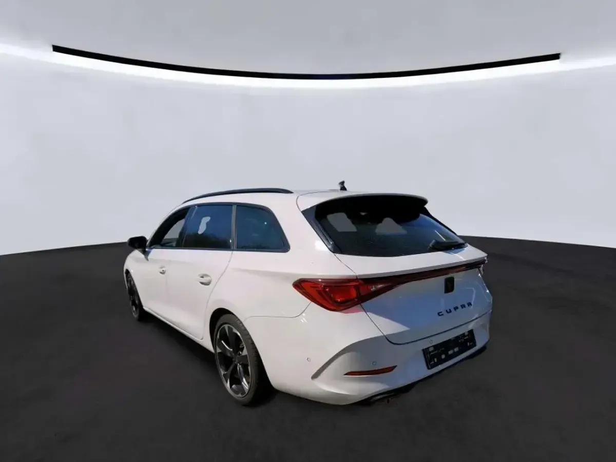 Gebraucht Cupra Leon 204 PS (150 kW) 2023 "candy" weiss Kombi