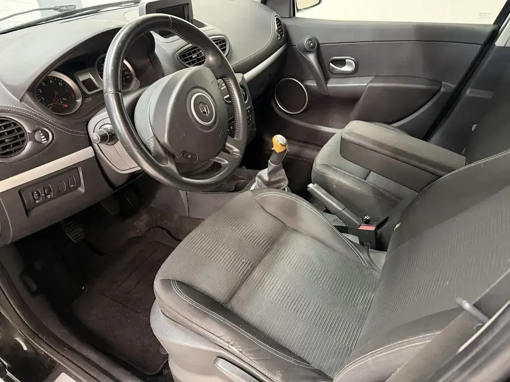 Gebraucht Renault Clio 75 PS (55 kW) 2011 Schwarz Kombi