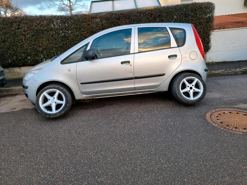 Grau Gebraucht 2005 Mitsubishi Colt Kleinwagen | 1.200 € (Superpreis) - Bild 1/4