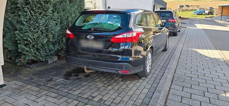 Gebraucht Ford Focus Trend 116 PS (85 kW) 2011 Schwarz Kombi