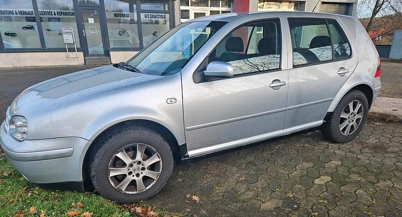 Silber Gebraucht 2001 VW Golf IV Kleinwagen | 2.000 € (Fairer Preis) - Bild 1/4
