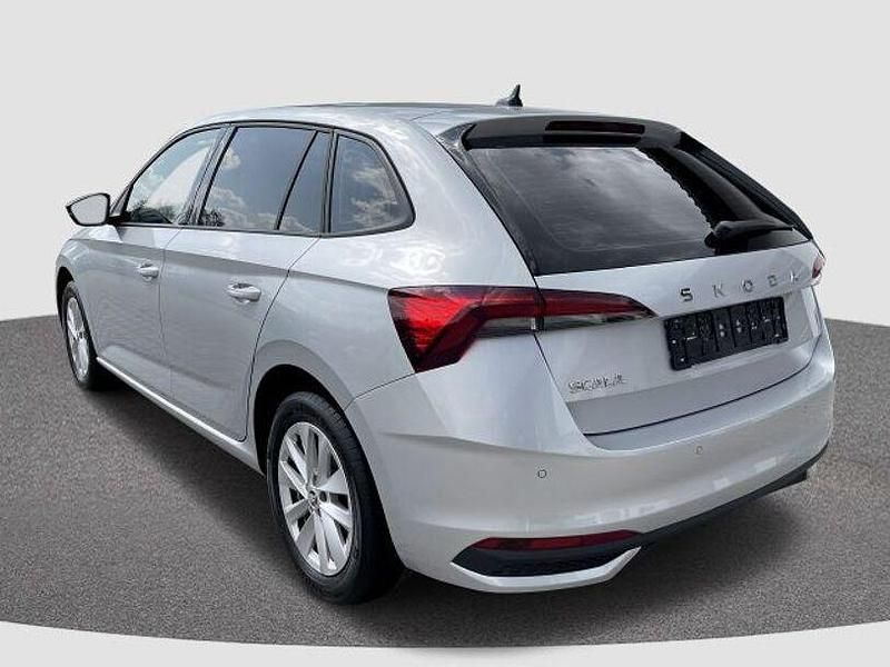 Gebraucht Skoda Scala 150 PS (110 kW) 2024 Silber Kleinwagen