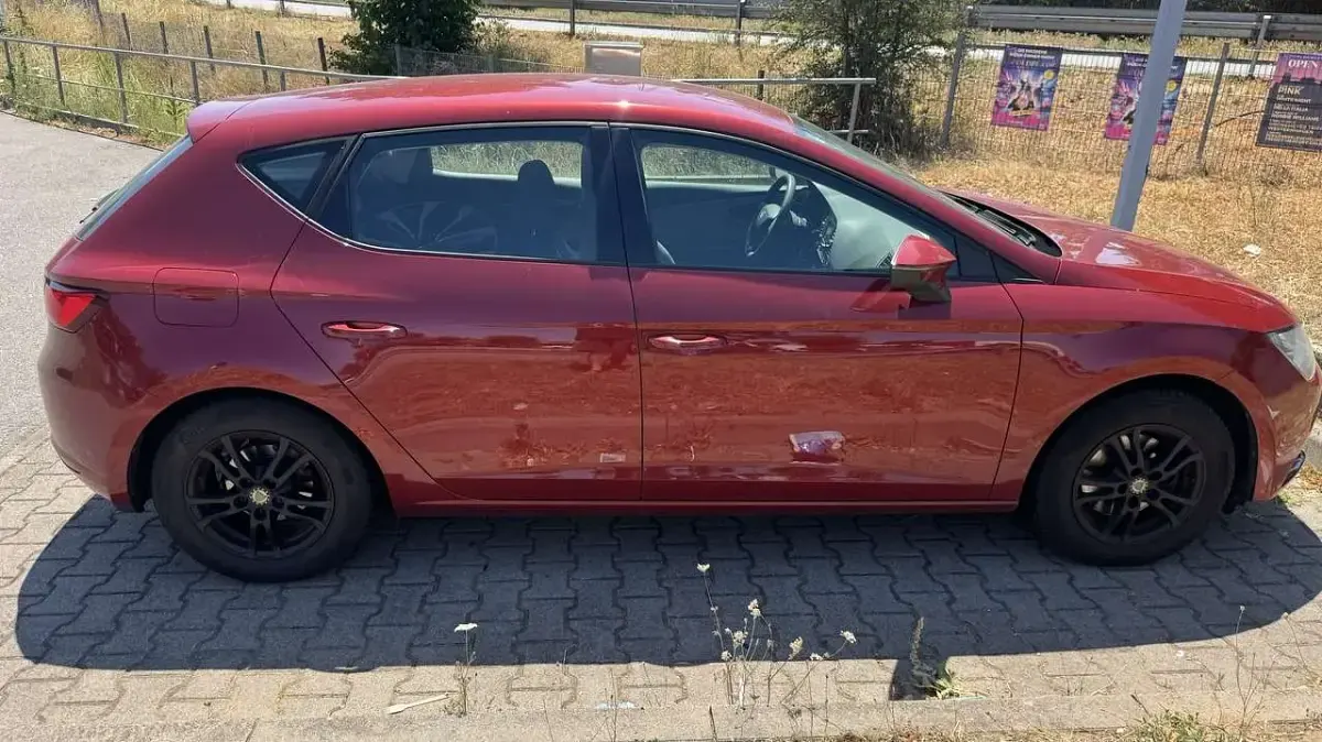 Gebraucht Seat Leon Style 105 PS (77 kW) 2013 Rot Limousine