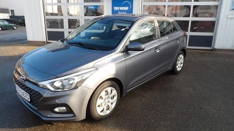 Gebraucht Hyundai i20 75 PS (55 kW) 2019 Grau Limousine