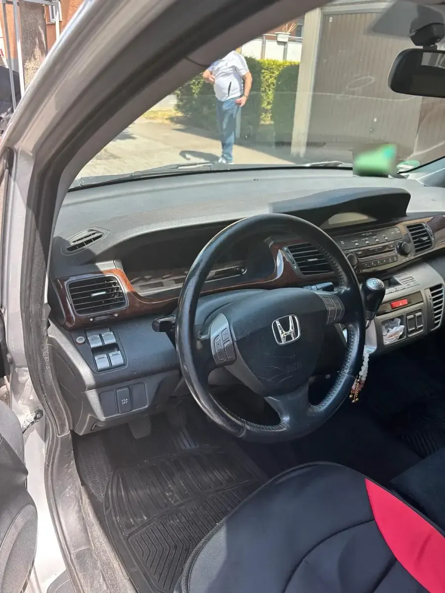 Gebraucht Honda FR-V 150 PS (110 kW) 2007 Silber Van / Kleinbus