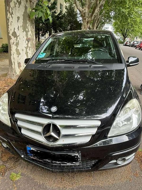 Schwarz Gebraucht 2011 Mercedes B160 Van / Kleinbus | 6.900 € (Etwas zu teuer) - Bild 1/4