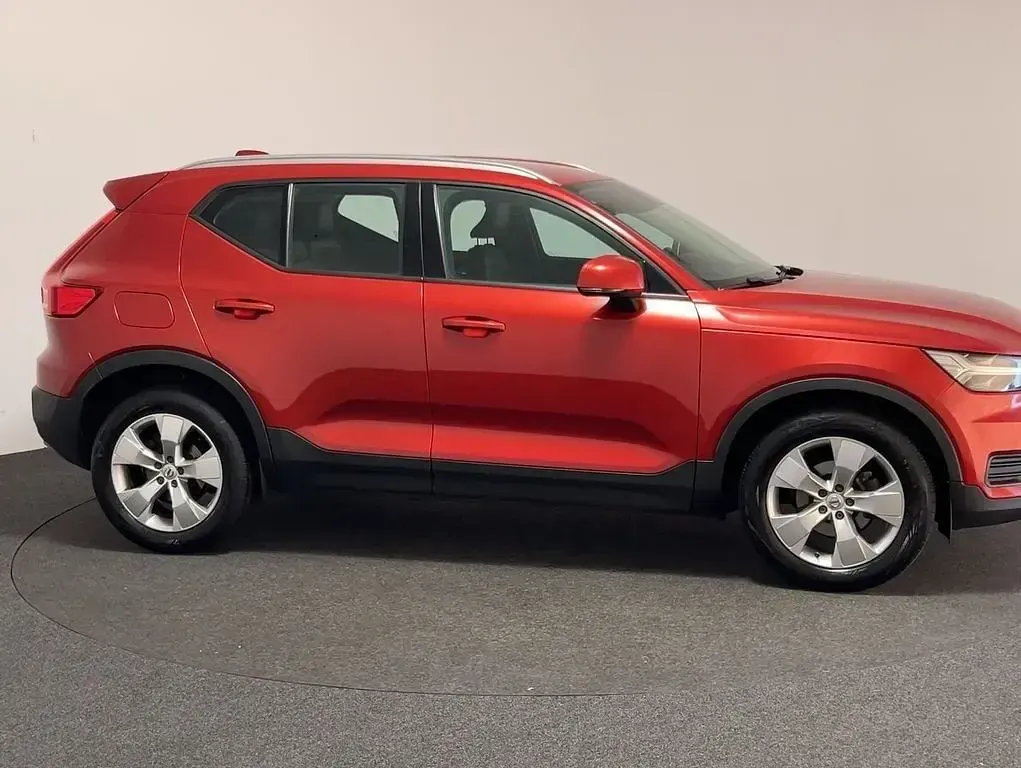 Gebraucht Volvo XC40 Momentum 163 PS (119 kW) 2019 Rot SUV