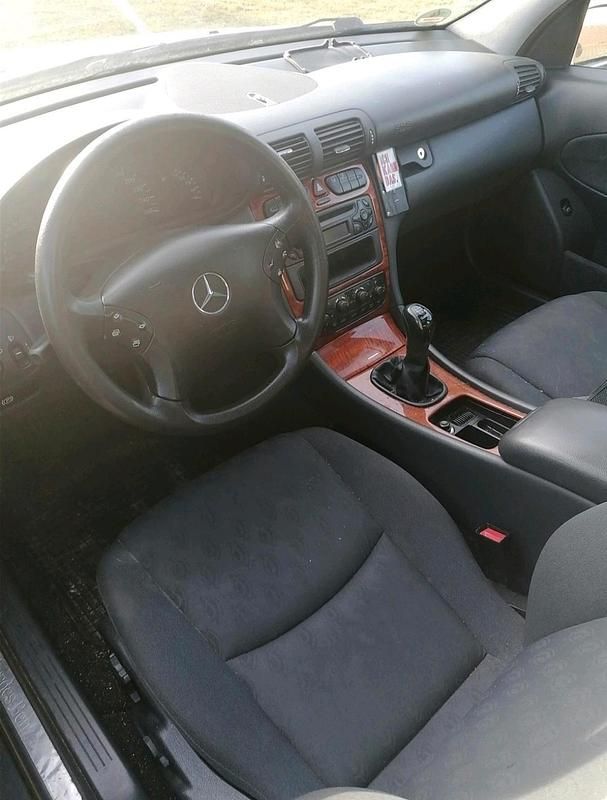Gebraucht Mercedes C180 143 PS (105 kW) 2002 Limousine