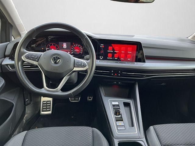 Gebraucht VW Golf VIII Active 150 PS (110 kW) 2022 Delfingrau (metallic) Limousine