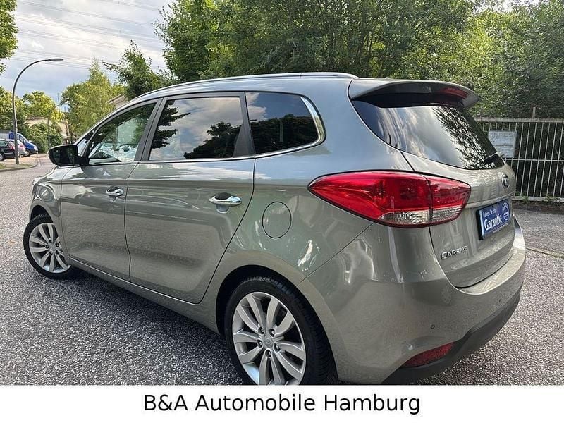 Gebraucht Kia Carens Edition 7 118 PS (86 kW) 2014 (k3y) celestial silver Van / Kleinbus