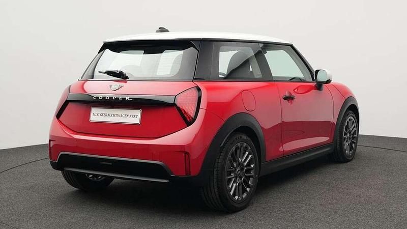 Second-hand Mini Cooper Classic 156 CP (114 kW) 2024 Roșu Hatchback