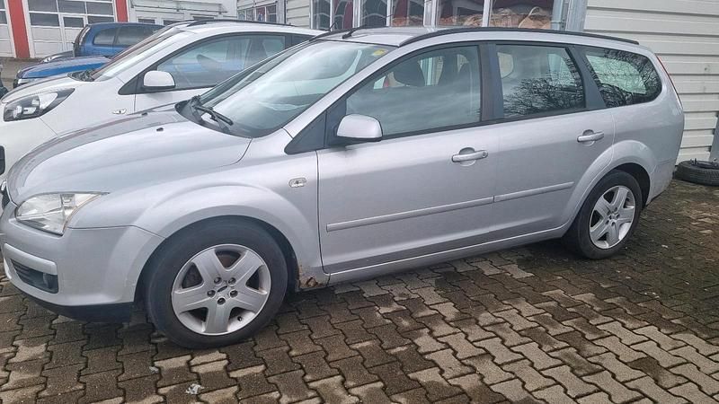 Gebraucht Ford Focus 109 PS (80 kW) 2007 Silber Kombi