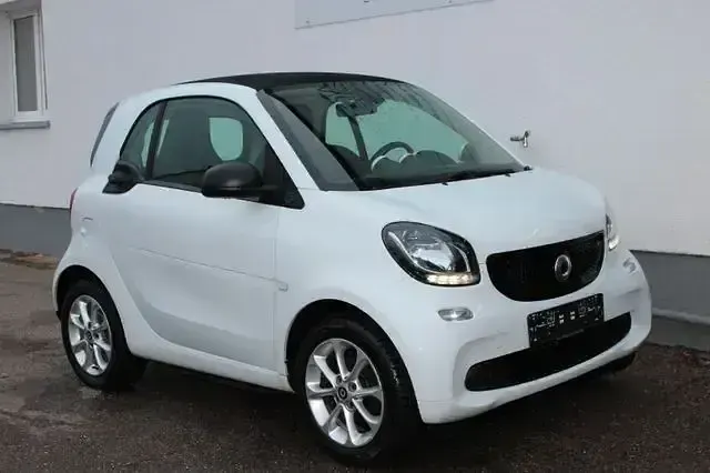 Gebraucht Smart ForTwo Electric Drive 74 kW (101 PS) 2019 Weiß Coupé