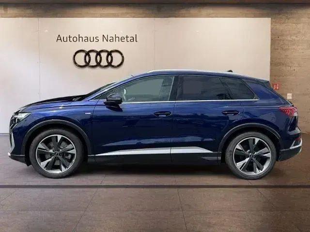 Gebraucht Audi Q4 e-tron S-Line 150 kW (204 PS) 2023 Blau SUV