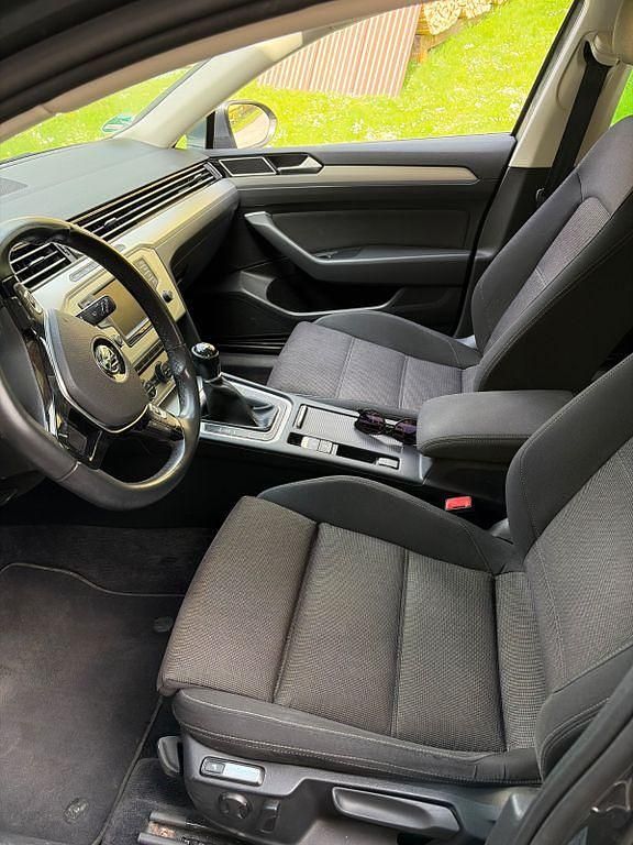 Gebraucht VW Passat Comfortline 150 PS (110 kW) 2015 Grau Kombi